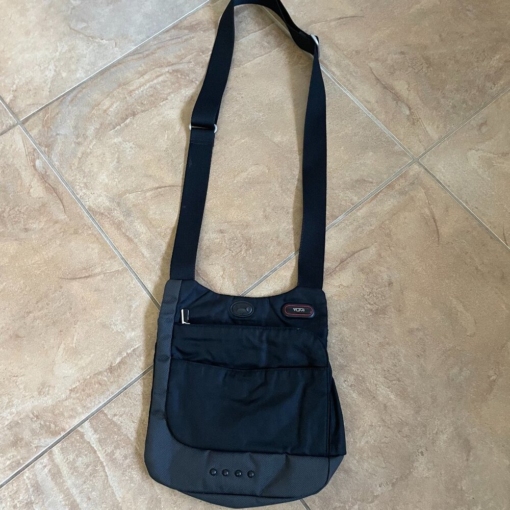 Tumi BLK/5132D Shoulder Bag UNISEX